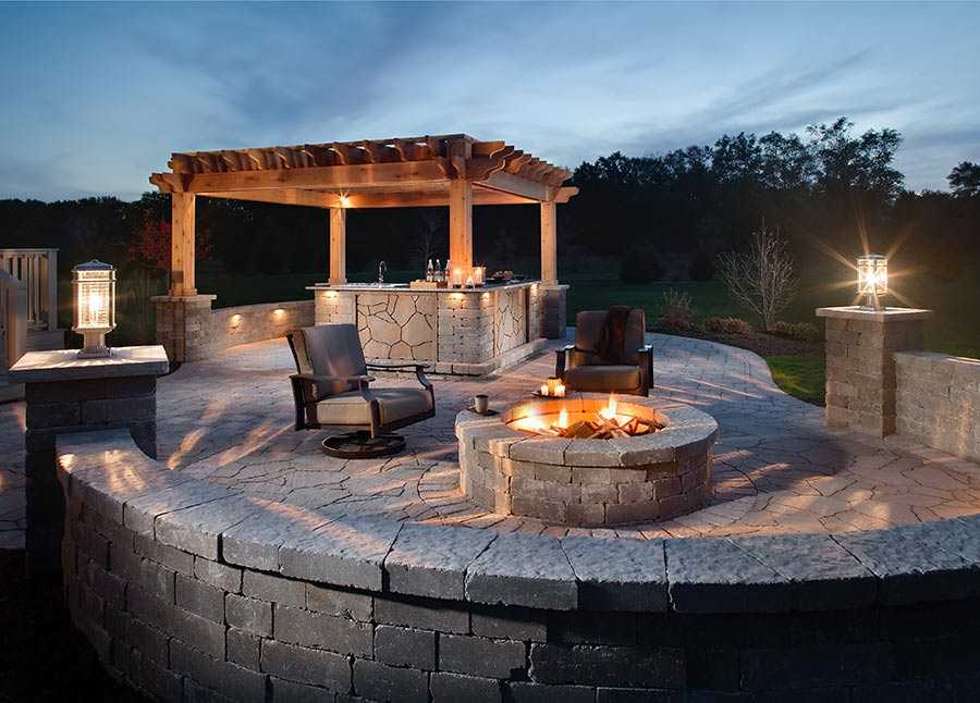Fire Pit vs Outdoor Fireplace in Los Angeles