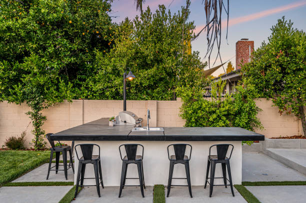 Invisible Outdoor Kitchens in Los Angeles: Porcelain Countertops with Integrated Induction Cooking